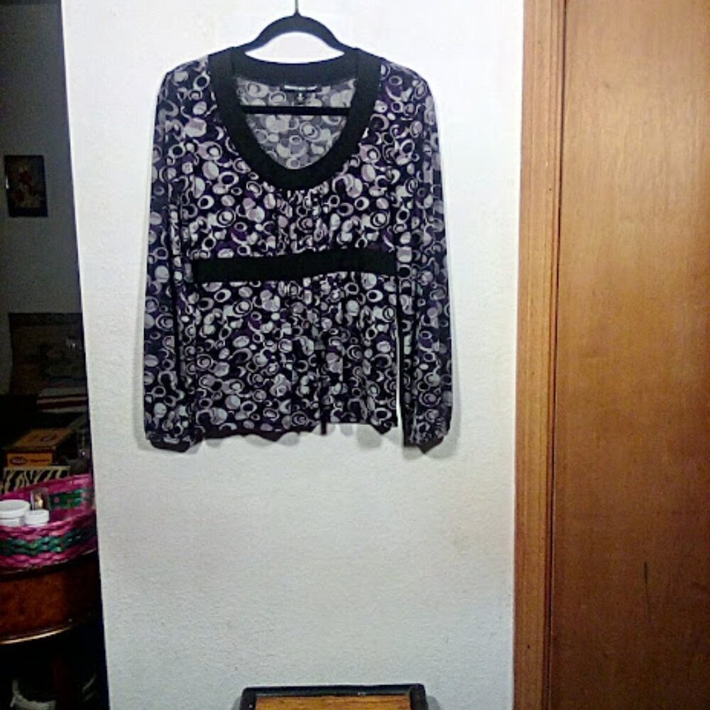 Briggs New York Longsleeves Purple & Black Geo print Top Size S